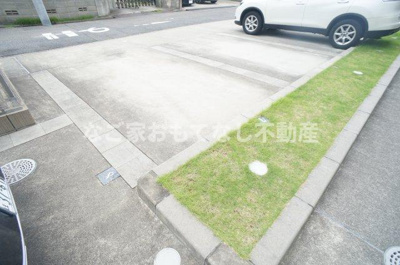 【駐車場】 | ロイヤルステージII