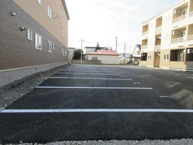 Etoile Matinの駐車場