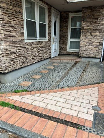 成城戸建の駐車場