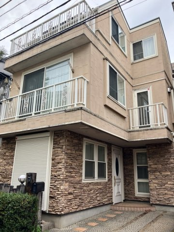 成城戸建の外観