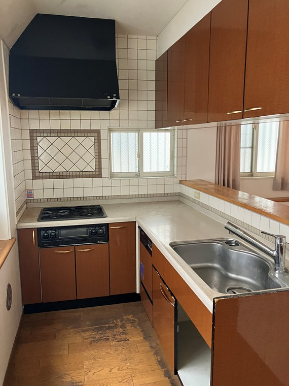 成城戸建のキッチン