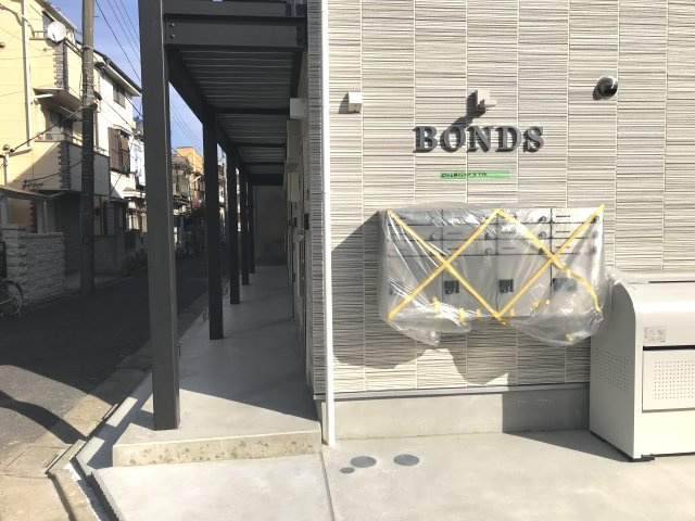 BONDS新小岩のエントランス