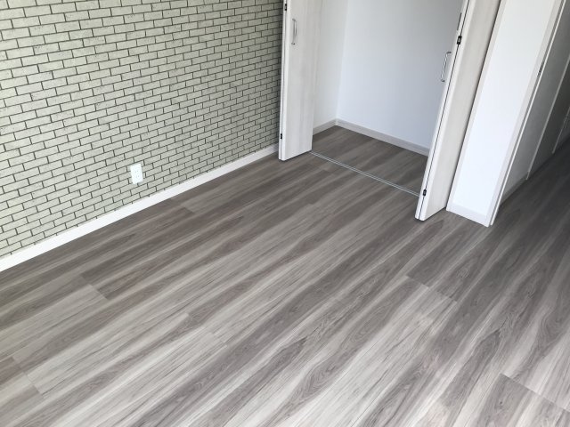 BONDS新小岩の洋室