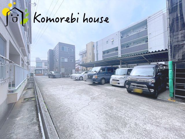 東営マンションの駐車場