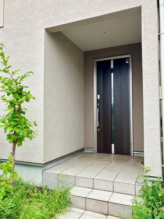 温水西戸建のエントランス