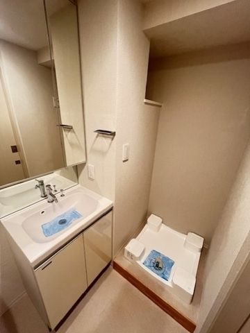 ＯＮＥ ＲＯＯＦ ＲＥＳＩＤＥＮＣＥ ＡＳＡＫＵＳＡＢＡＳＨＩの独立洗面台