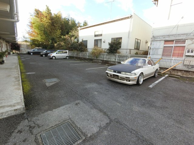 【駐車場】