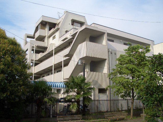 ナンカイ７の外観