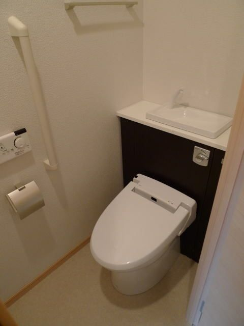 フィオーレ三鷹台のトイレ