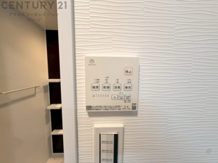 暖房機能があるため、冬場でも温かい浴室で入浴でき、乾燥機能があるため、水気を素早く取り除けます。また、換気機能があるため、湿気を素早く排出してカビや雑菌の発生を防ぐことができます。