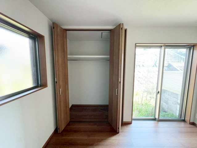 大山崎町字大山崎小字茶屋前の収納|クローゼット内はハンガーパイプが備え付けになっております。（R8.3撮影）