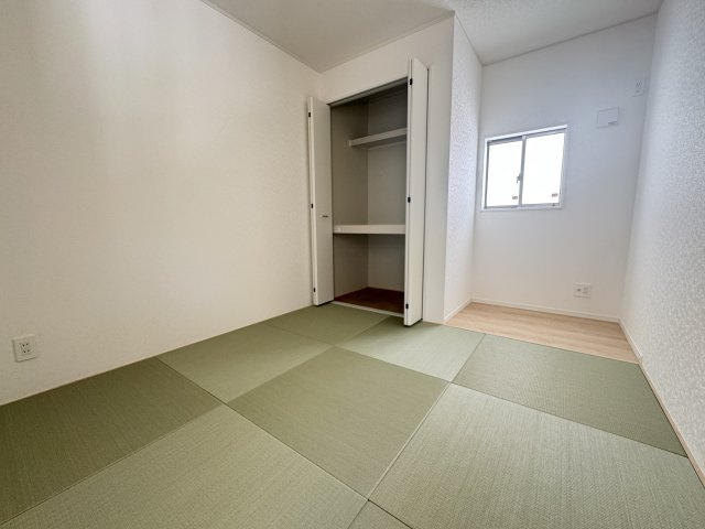 南城市玉城愛地　第1（全5棟）1・2・4号棟の和室|1号棟　洋風和室4.5帖＋収納付き♪