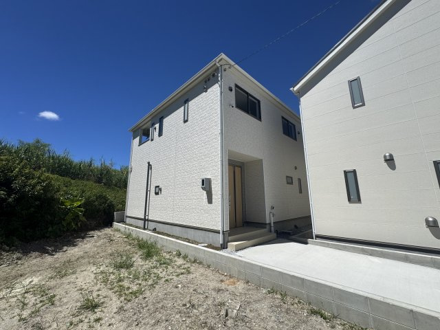 南城市玉城愛地　第1（全5棟）1・2・4号棟の外観|1号棟　駐車2台可♪EV車充電設備付き♪