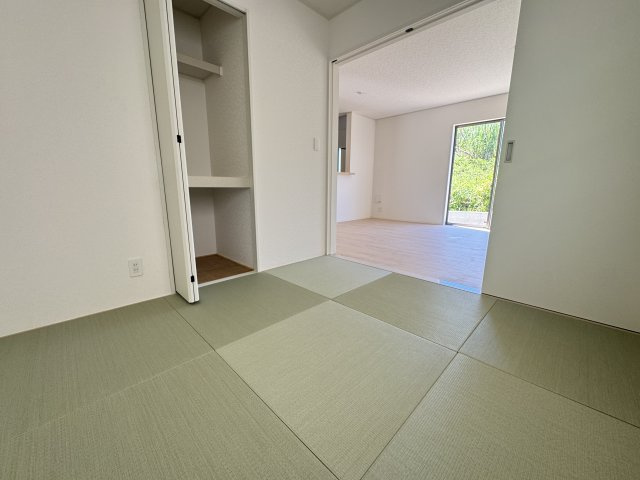 南城市玉城愛地　第1（全5棟）1・2・4号棟の和室|1号棟　洋風和室4.5帖＋収納付き♪