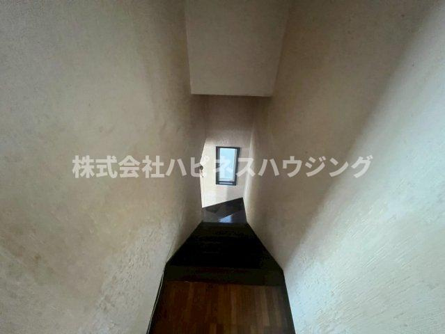 レナーズＢの内装|天井以外クロス張替え、床クリーニング。