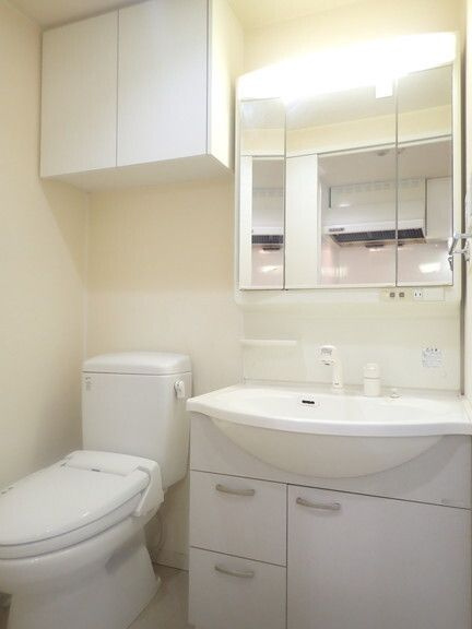 Rising place 浅草参番館の独立洗面台