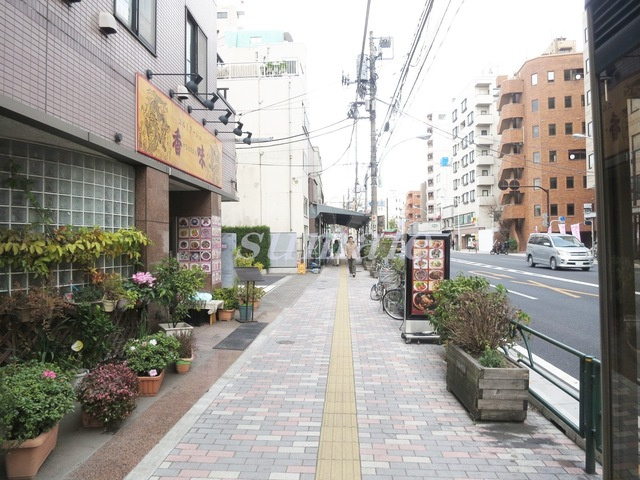 北区西ケ原１丁目の賃貸マンションのその他|マンション前の大通りです