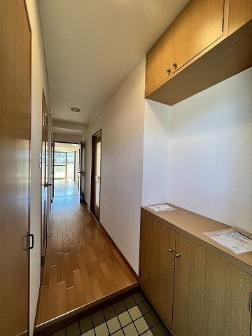 沖ビルの玄関