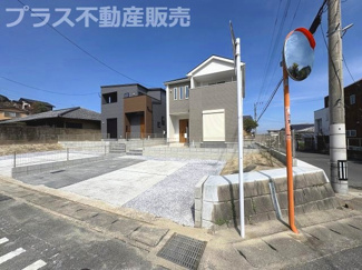 【外観】 | 現地写真。同じ物件を見るなら、プラス不動産販売にお任せ下さい。