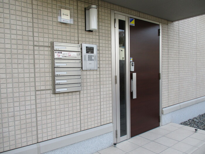 グランデ北沢Ⅱのエントランス