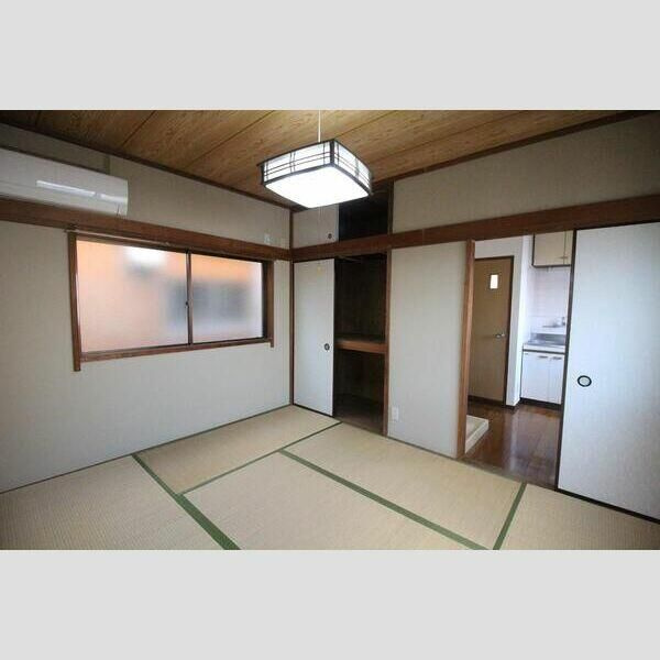 上川ビルの収納