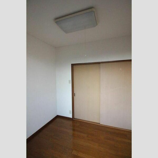 上川ビルの寝室