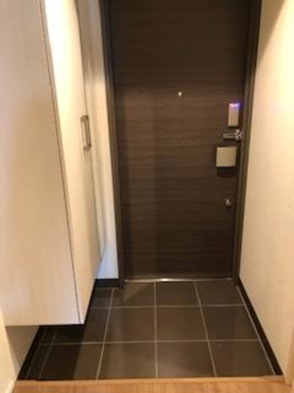 【玄関】アロッジオ金剛
