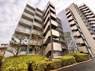 【外観】 | エステ・スクエア青葉の森一番館 | 商業施設や学校も近隣にある為、とても生活しやすい立地となっております！
