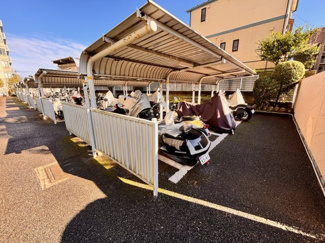 【駐輪場】 | エステ・スクエア青葉の森一番館 | 通勤や通学用にご利用いただけます！
広くしっかりと区画分けされた駐輪場。管理も行き届いて使いやすそうです！