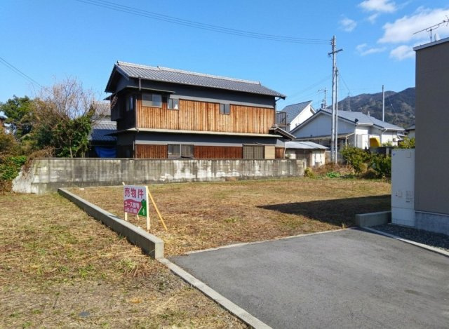 西条市飯岡の売地