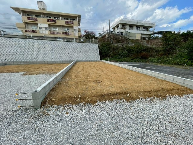 ＋＋沖縄市知花1丁目－A号棟（全3棟）の外観