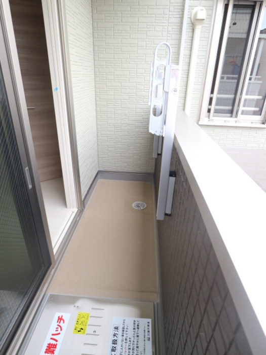 LA MAISON VERTE 西田辺のバルコニー
