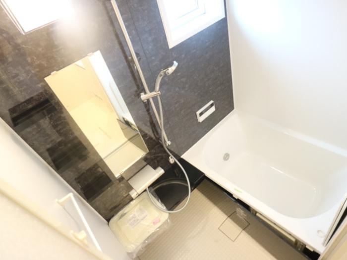 LA MAISON VERTE 西田辺の浴室