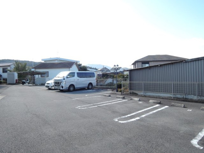 【駐車場】 | ベルサニーガーデン