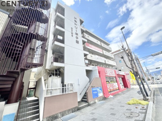 ドミトリー甲子園の外観