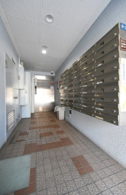 ニューライフ新宿東のエントランス