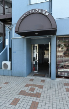 ニューライフ新宿東のエントランス