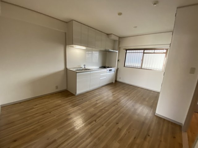 床色が落ち着いた色合いで綺麗です♪
