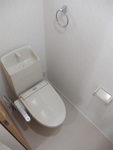 横浜市戸塚区上倉田町のアパートのトイレ|温水洗浄便座付き♪