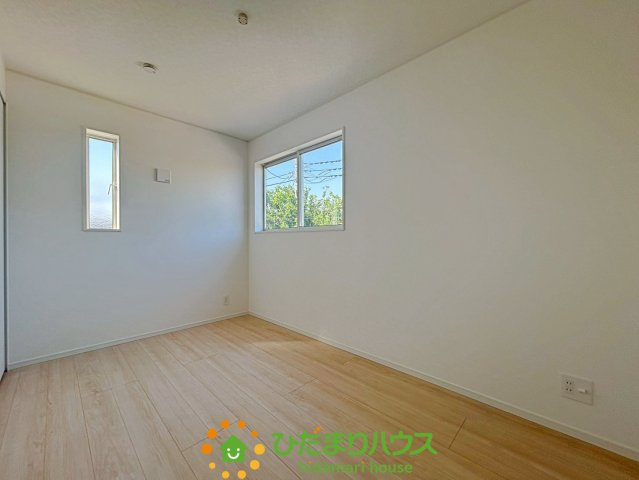 古河市中田第7　新築一戸建て　クレイドルガーデンの子供部屋|子どもの成長を見守る、温かみのある素敵な空間ですね！