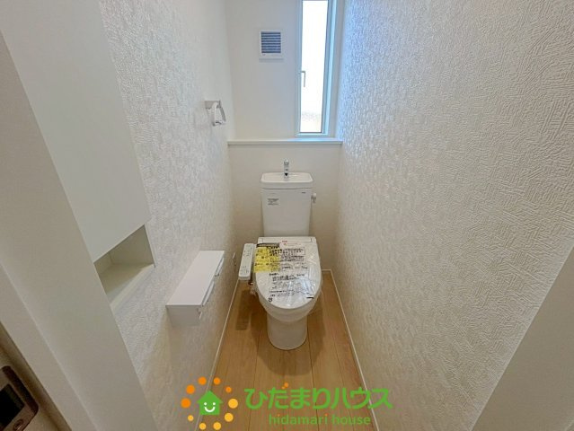 古河市中田第7　新築一戸建て　クレイドルガーデンのトイレ|コンパクトながらも快適に過ごせる、工夫された空間ですね！