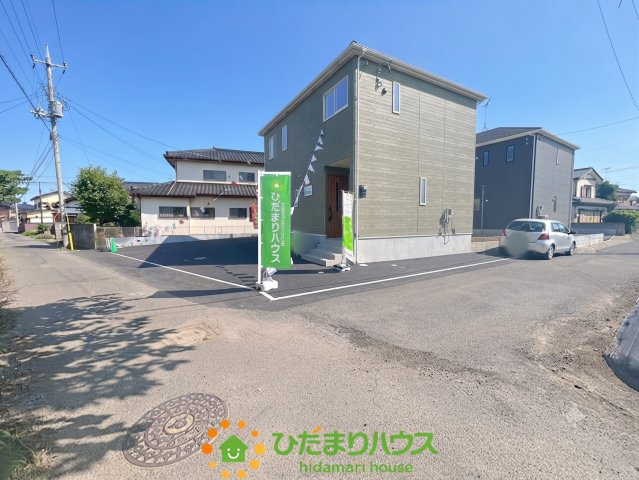 古河市中田第7　新築一戸建て　クレイドルガーデンの前面道路含む現地写真|前面道路が整備されていて、安心して暮らせそうな環境ですね！