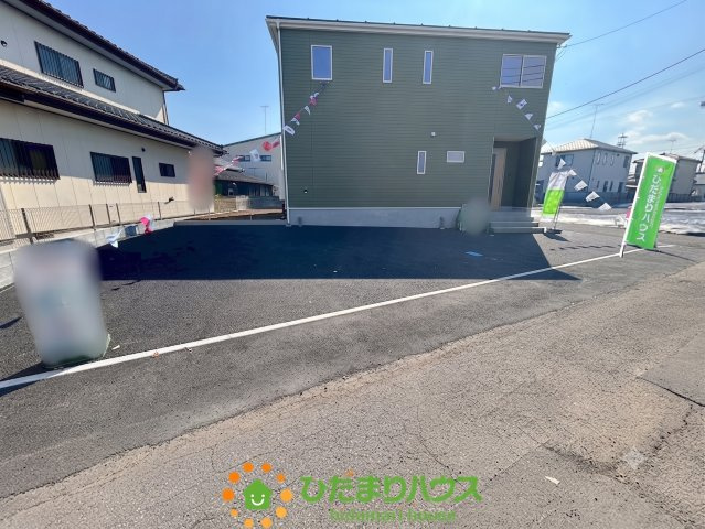 古河市中田第7　新築一戸建て　クレイドルガーデンの駐車場|広々とした駐車スペースで、毎日の車の出し入れもスムーズにできそうですね！