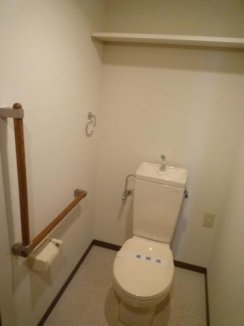 ヴェルドミール　仲町台のトイレ