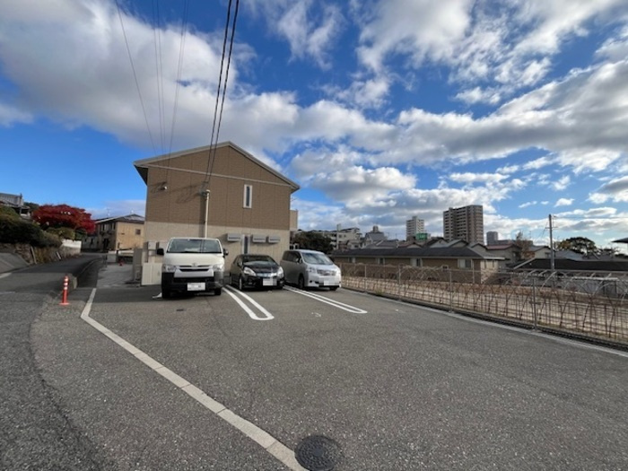 メゾネット皆賀の駐車場|駐車場