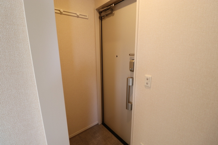 プレザントハウスＭ８の玄関