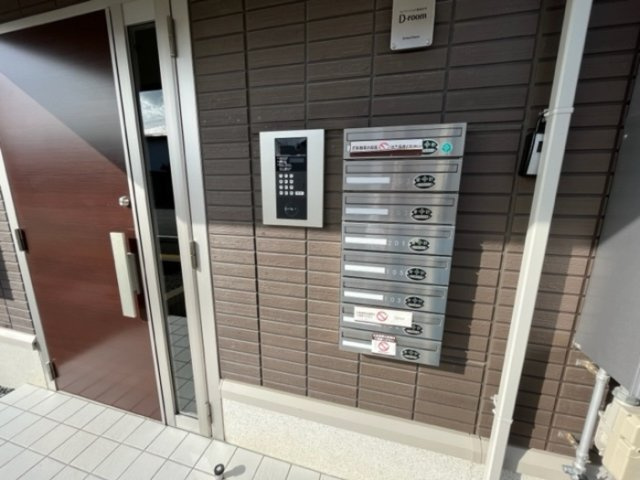 プレザントハウスＭ８のエントランス