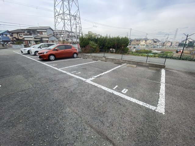 グランメゾン・Ⅰ　B棟の駐車場