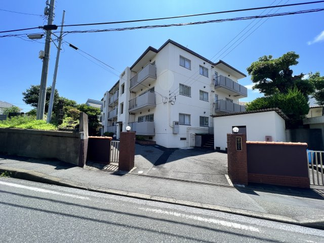 海まで7分！「葉山サンハイツ」3階　リノベーションの外観|外観