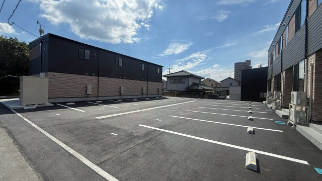 福山市松永町４丁目のアパートの駐車場
